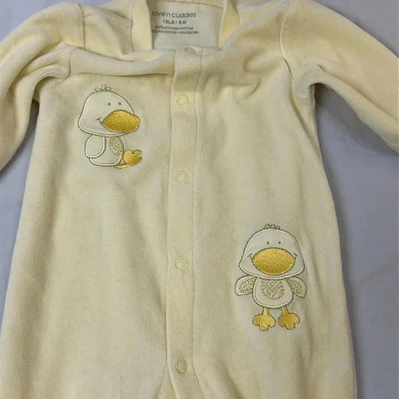 Love'n Cuddles - long sleeve footed velour sleeper. Size 6 months - Picture 3 of 4